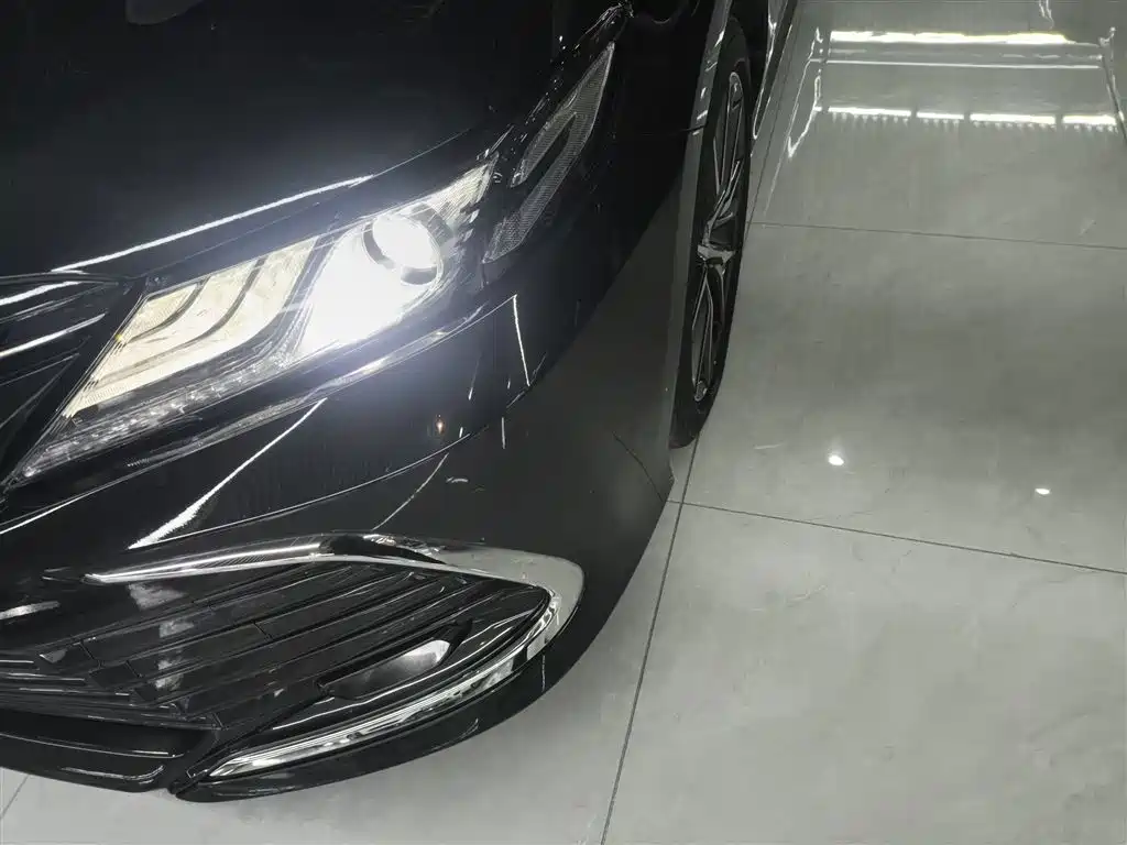 Toyota Camry 2022 — фото 15