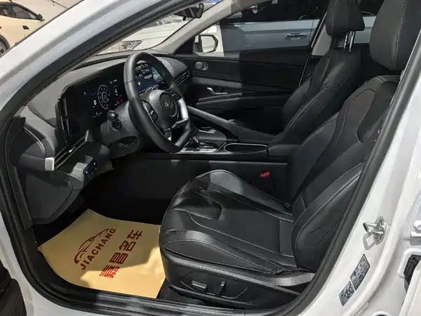 Hyundai Elantra 2023