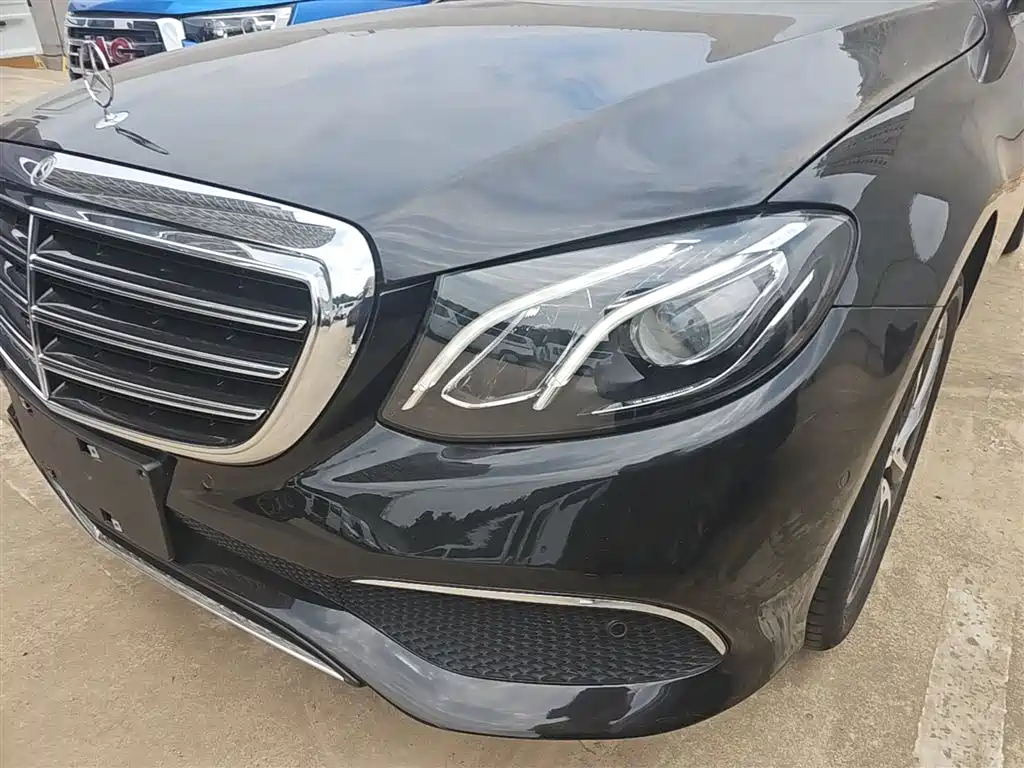 Mercedes-Benz E-Class 2019 — фото 24
