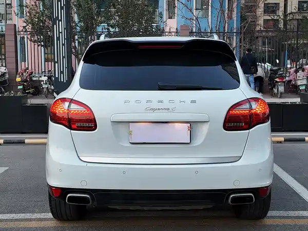 Porsche Cayenne 2011