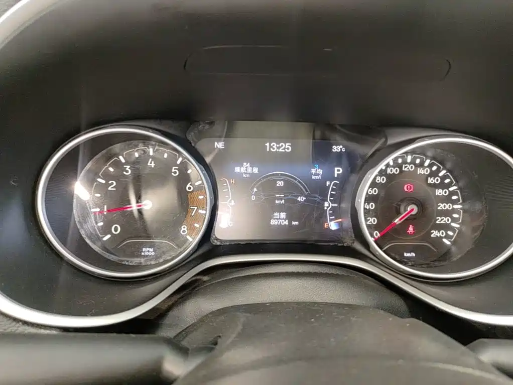 Jeep Compass 2018 — фото 12