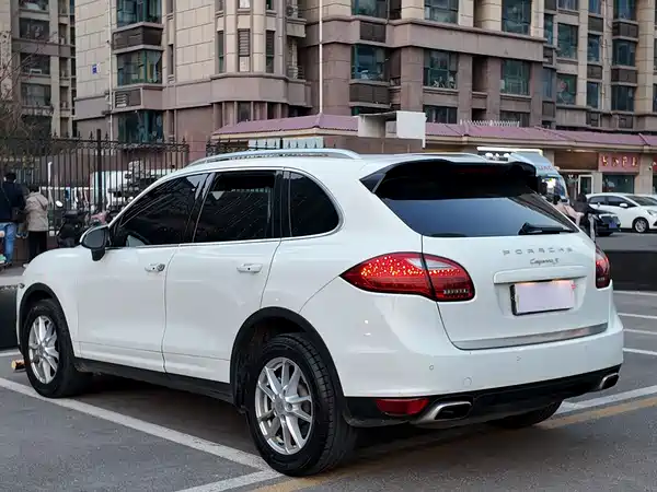 Porsche Cayenne 2011