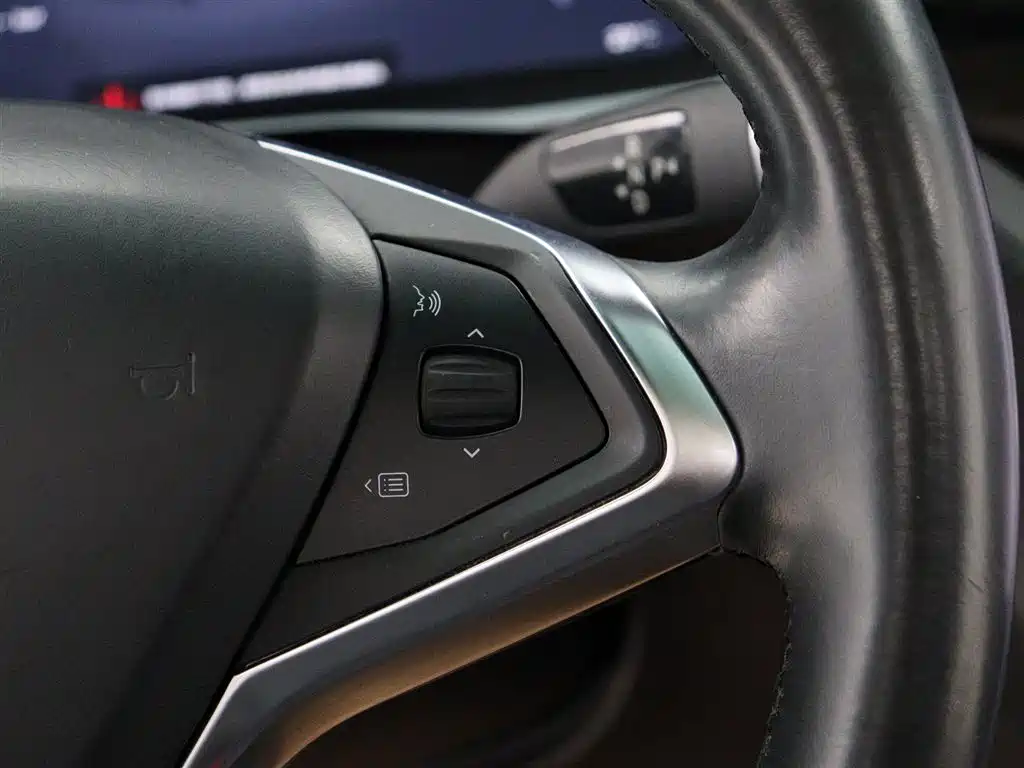 Tesla Model X 2017 — фото 14