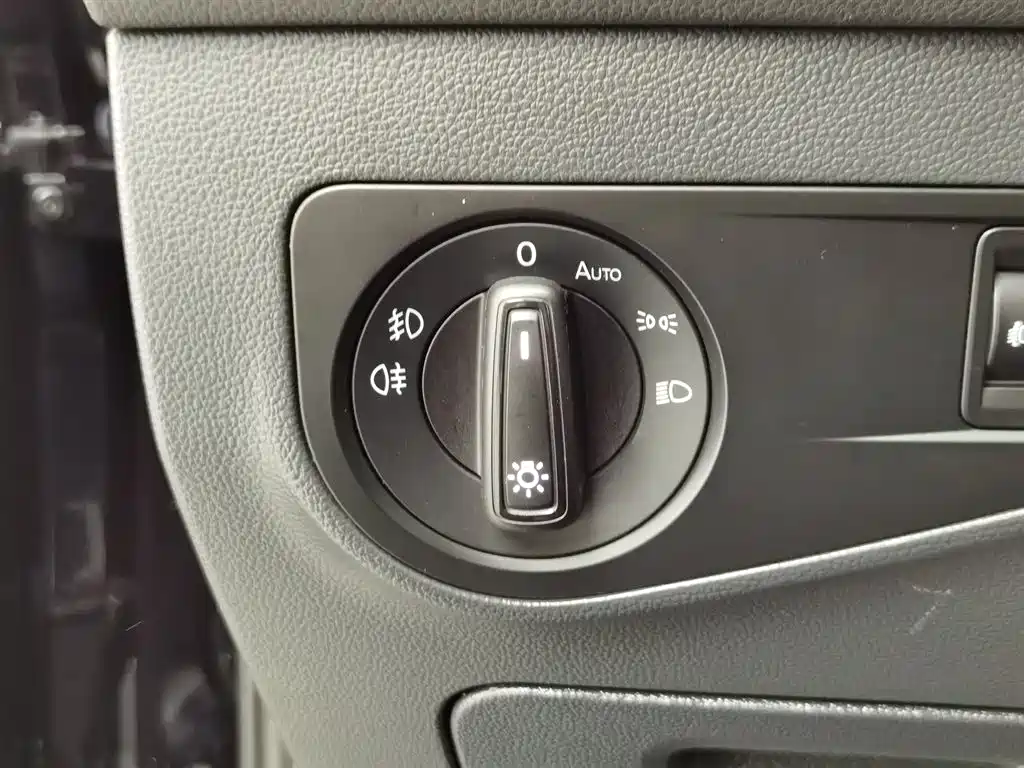 Volkswagen Tiguan L 2020 — фото 21