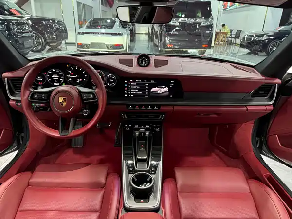 Porsche 911 2023