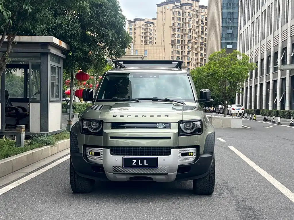 Land Rover Defender 2022