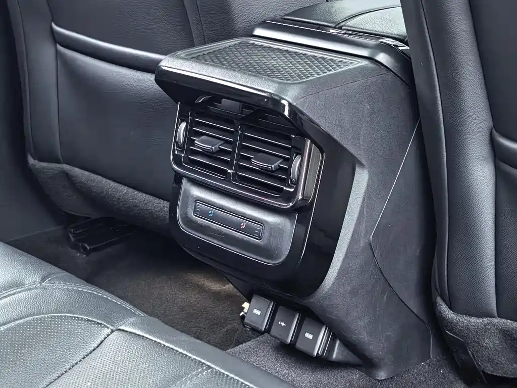 Land Rover Evoque 2022 — фото 15