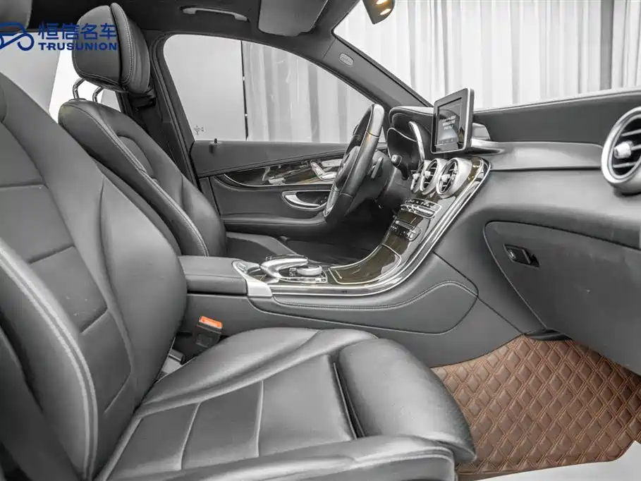 Mercedes-Benz GLC 2019 — фото 15