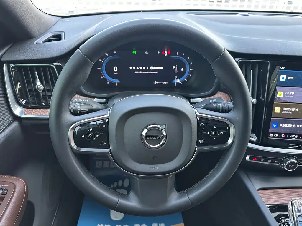 Volvo S60 2023 — фото 11