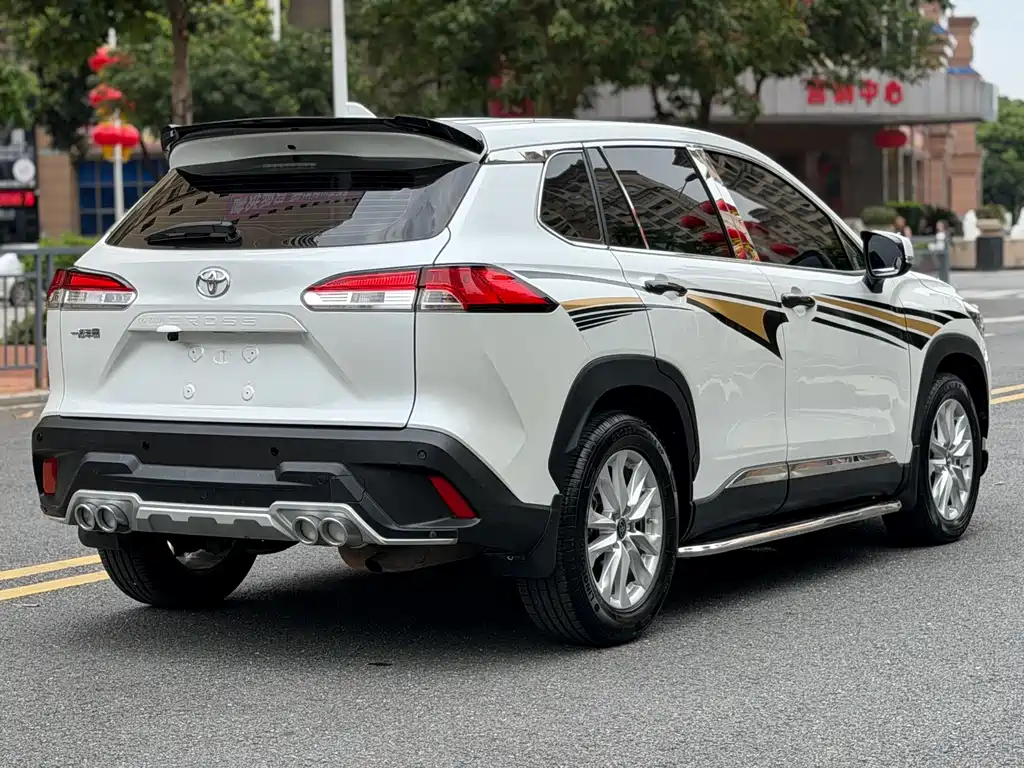 Toyota Corolla Cross 2022 — фото 11