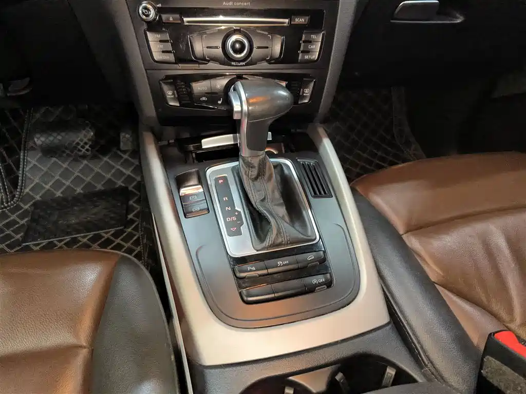 Audi Q5 2018 — фото 10