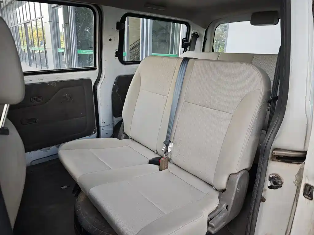 Wuling Rongguang V 2015