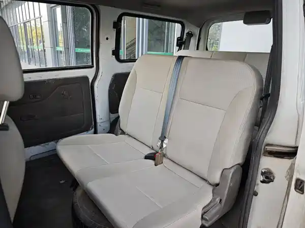 Wuling Rongguang V 2015