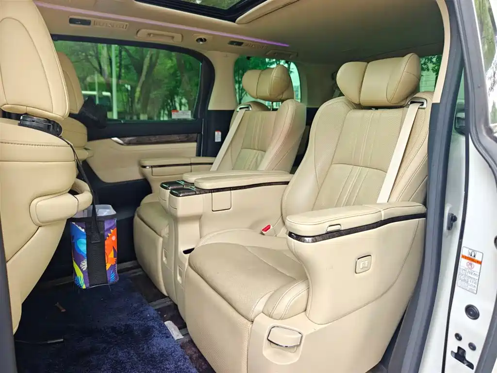 Toyota Vellfire 2020 — фото 13