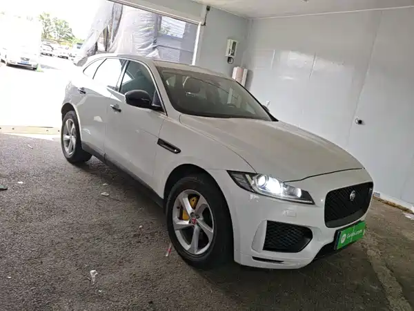 Jaguar F-PACE 2020