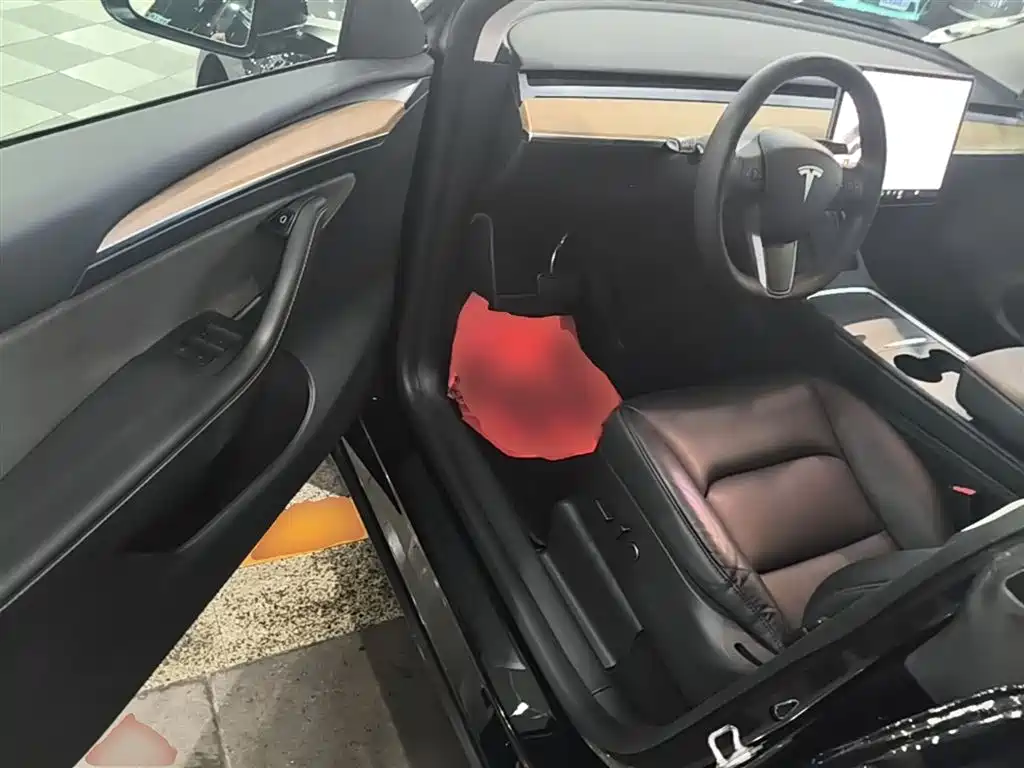 Tesla Model Y 2022 — фото 16
