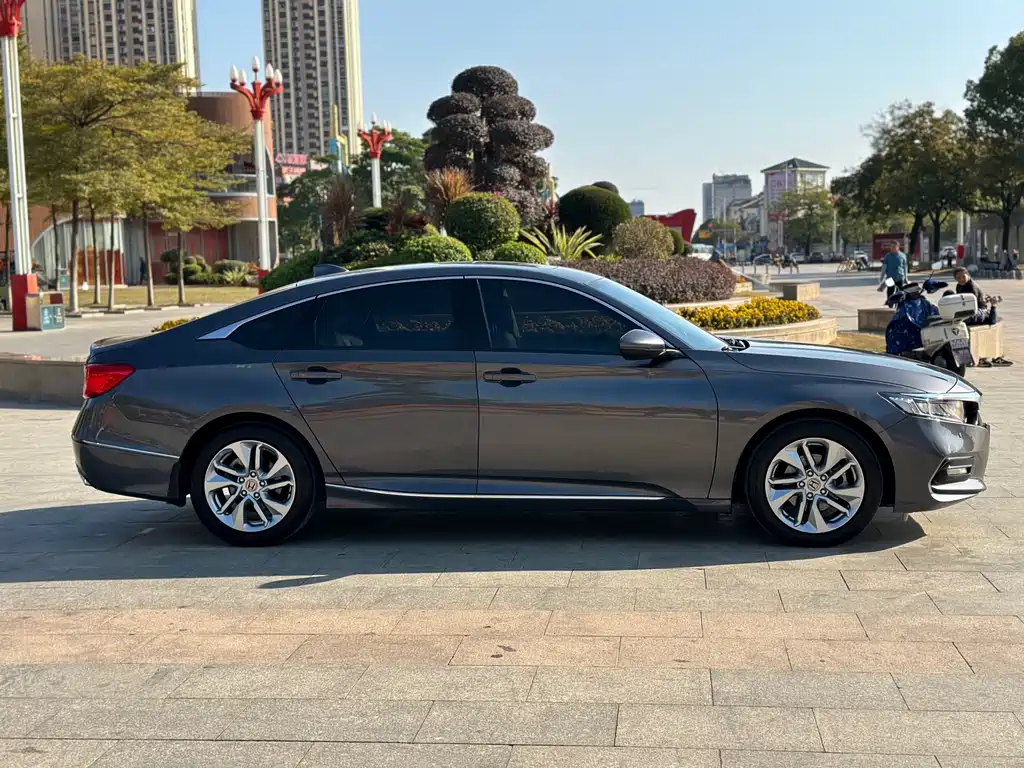 Honda Accord 2021 — фото 10