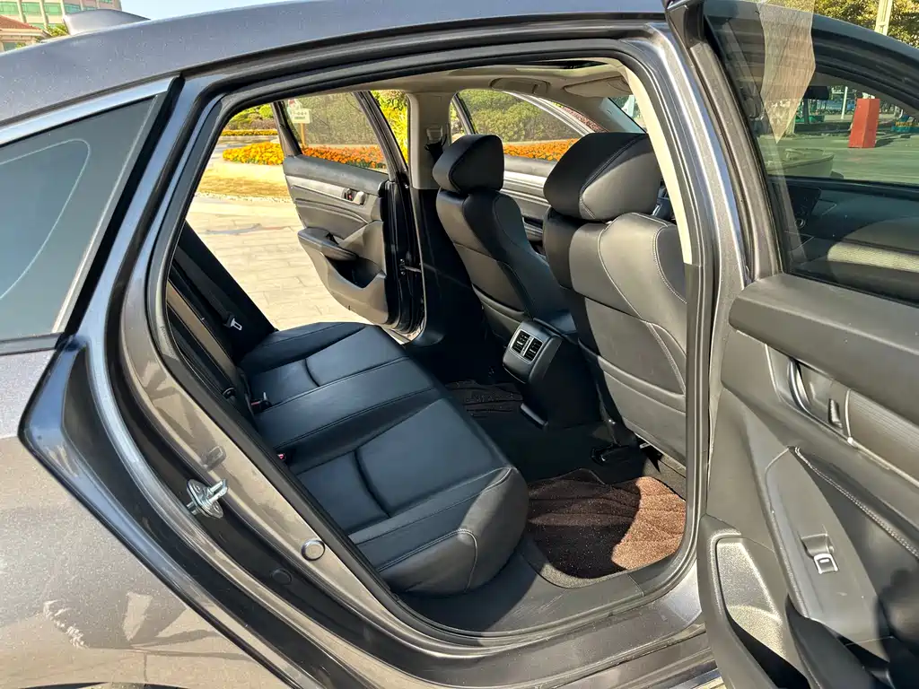 Honda Accord 2021 — фото 16