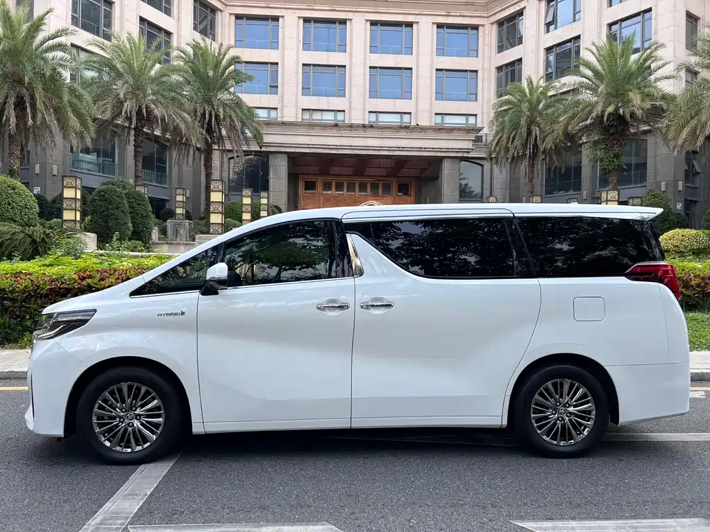 Toyota Alphard 2021 — фото 6