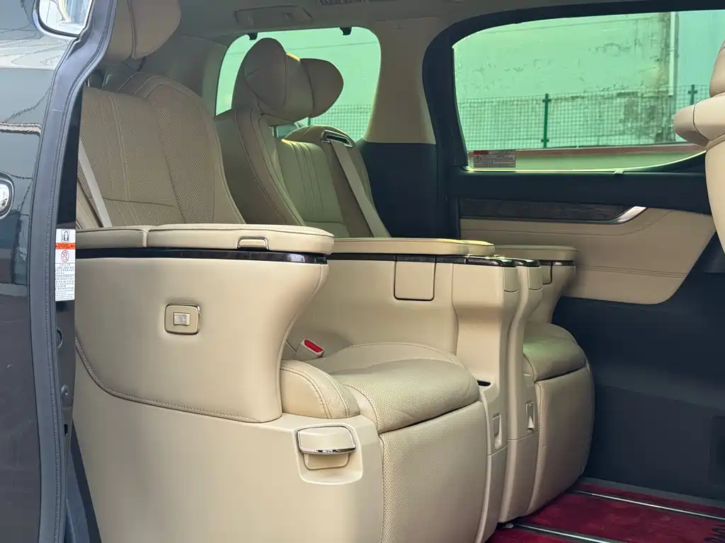 Toyota Alphard 2020 — фото 12
