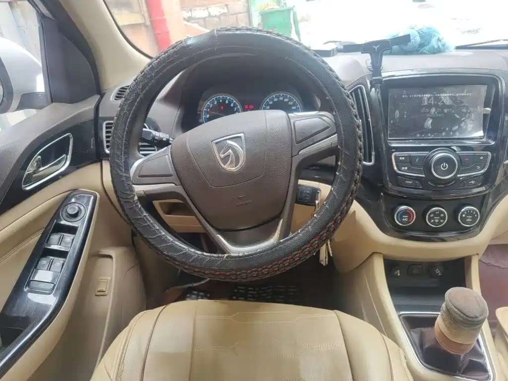 Baojun 730 2015