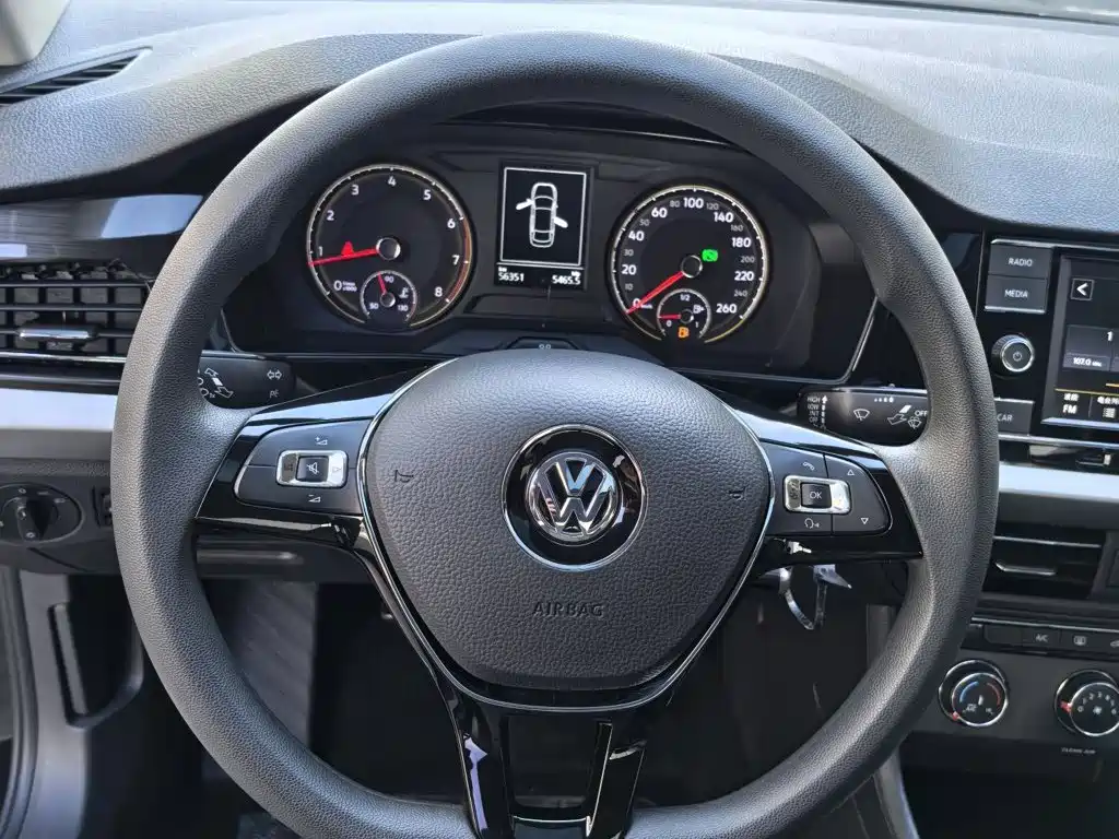 Volkswagen Lavida 2019 — фото 12