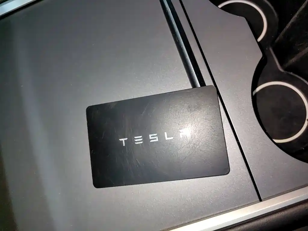 Tesla Model Y 2022 — фото 9