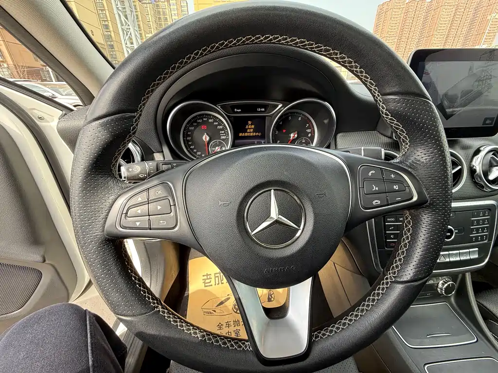 Mercedes-Benz GLA 2018 — фото 11