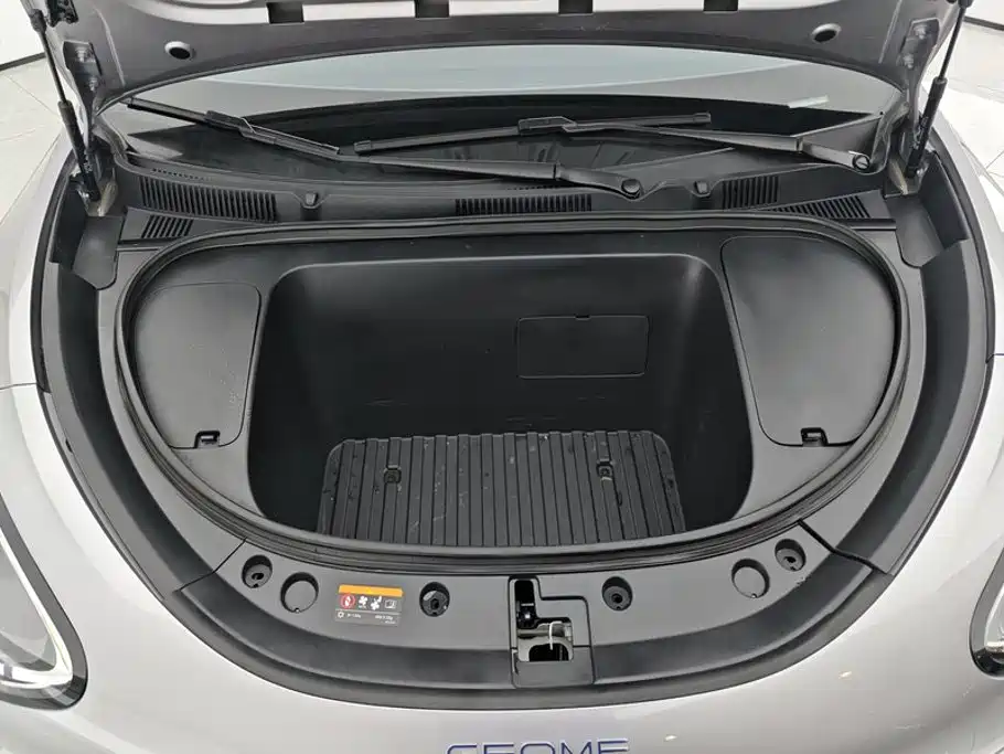Geely Galaxy Starwish 2025 — фото 10