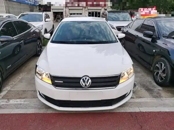 Volkswagen Lavida 2015