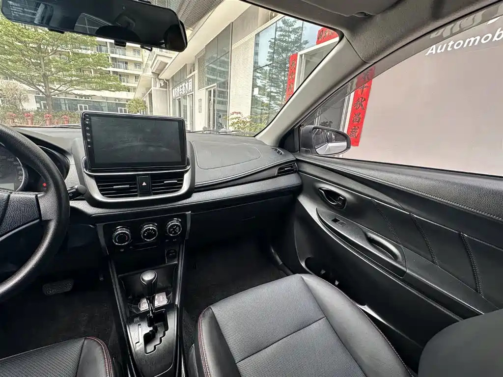 Toyota Yaris L 2021 — фото 18