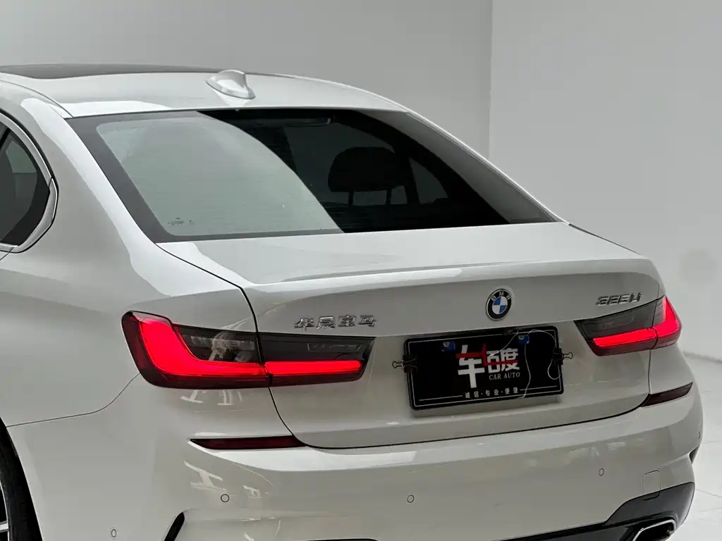 BMW 3 Series 2021 — фото 12
