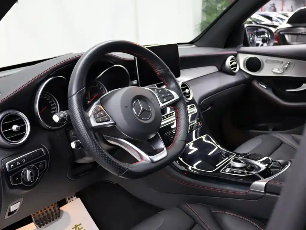 Mercedes-Benz GLC AMG 2019 — фото 8