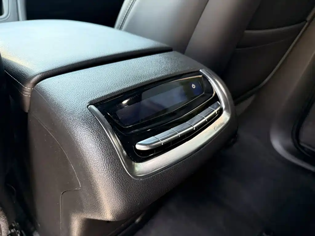 Cadillac XT6 2022 — фото 13