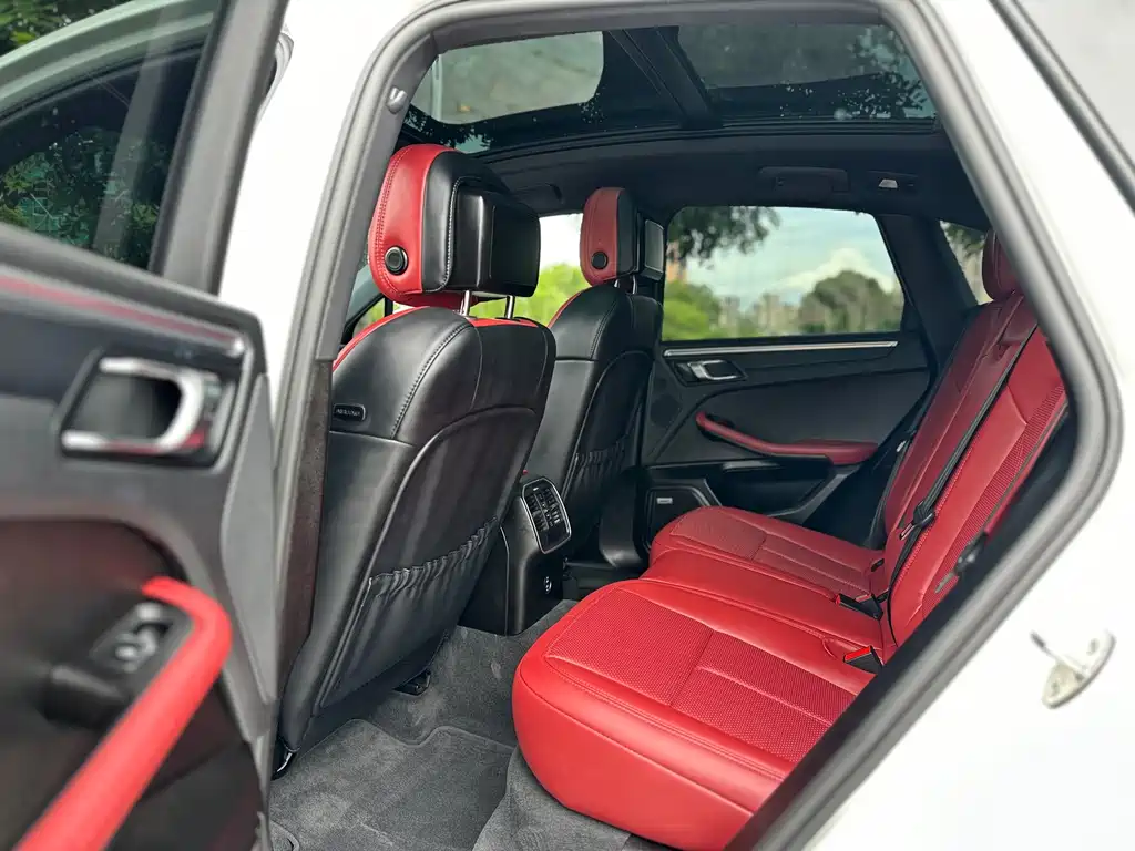 Porsche Macan 2022 — фото 15