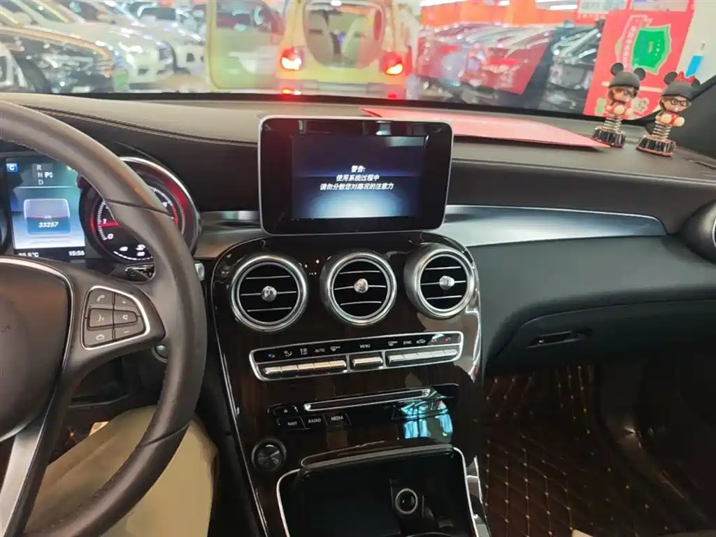 Mercedes-Benz GLC 2017 — фото 10