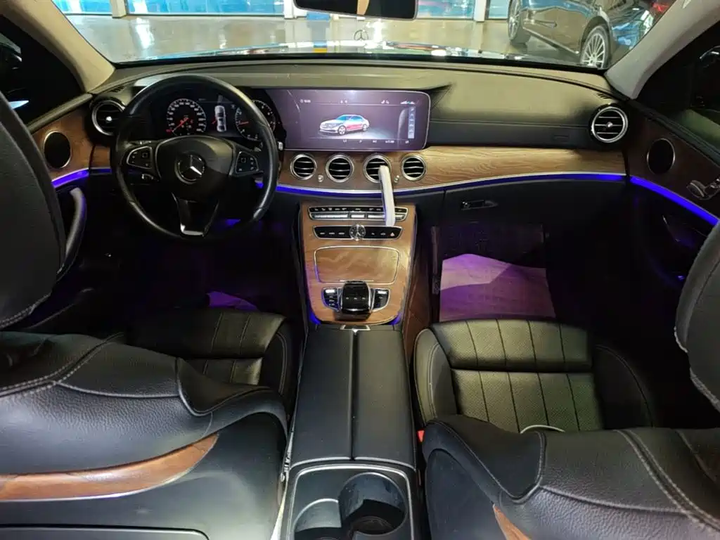 Mercedes-Benz E-Class 2018 — фото 10