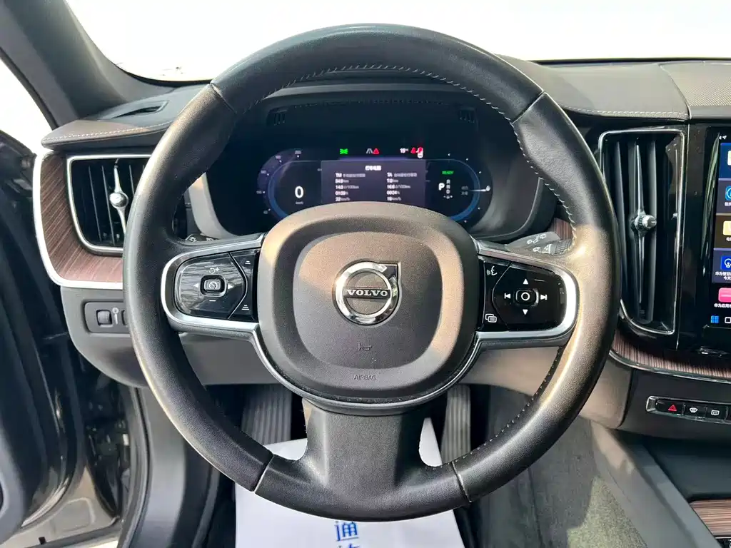 Volvo XC60 PHEV 2022 — фото 22