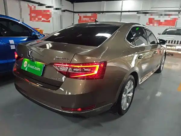Skoda Superb 2016