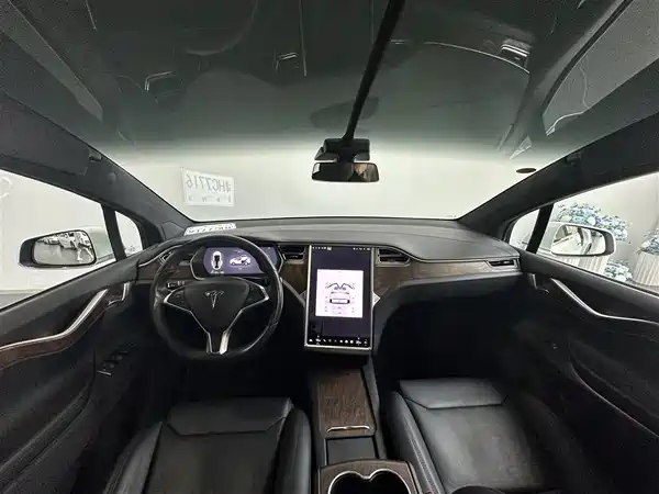 Tesla Model X 2016