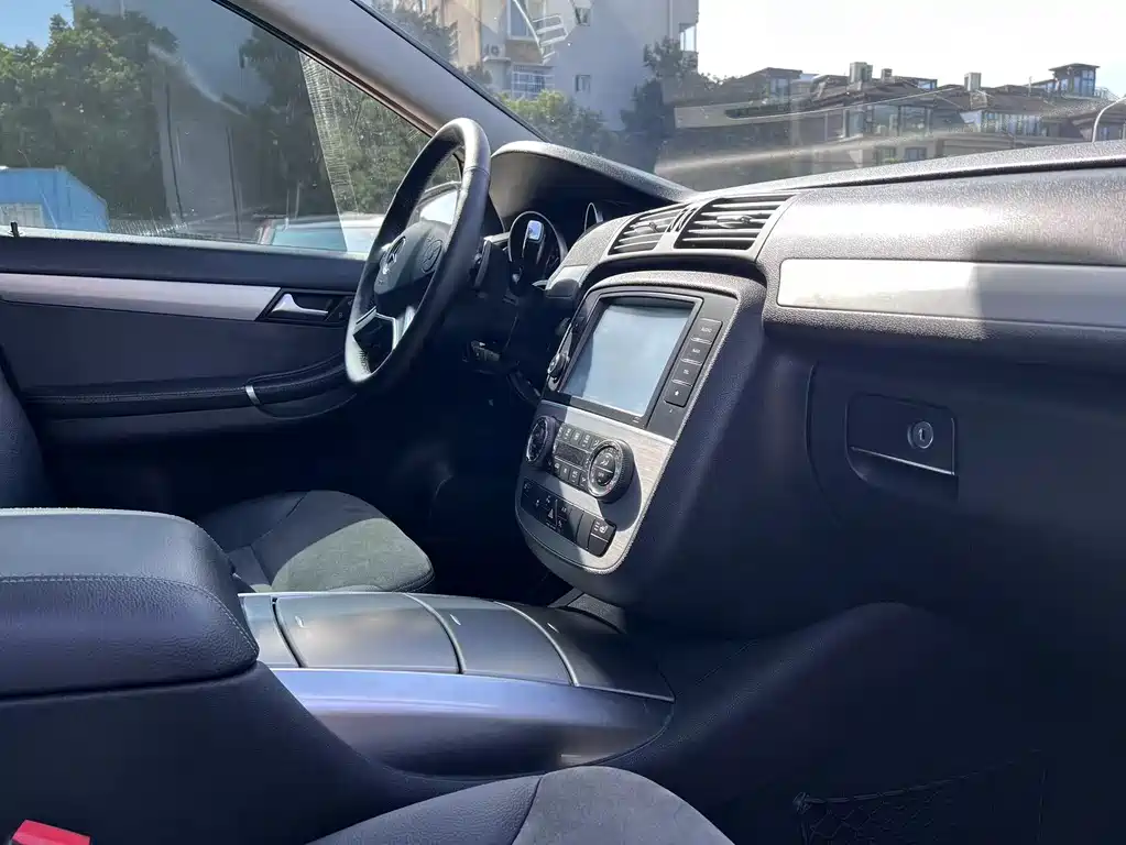 Mercedes-Benz R-Class 2015 — фото 16