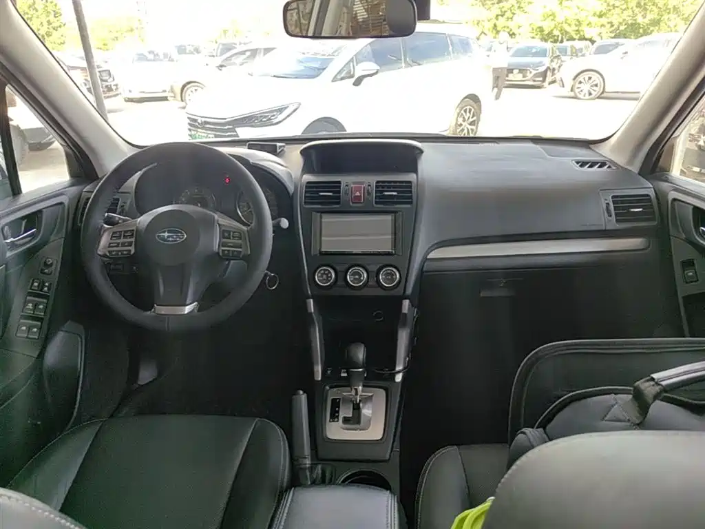 Subaru Forester 2015 — фото 10