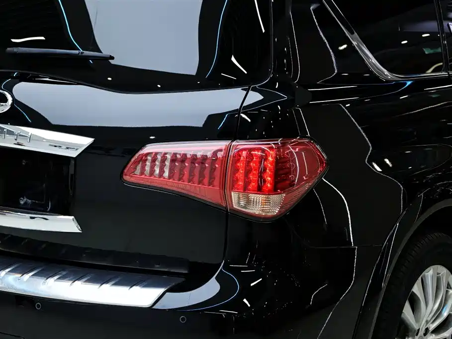 Infiniti QX80 2017 — фото 14