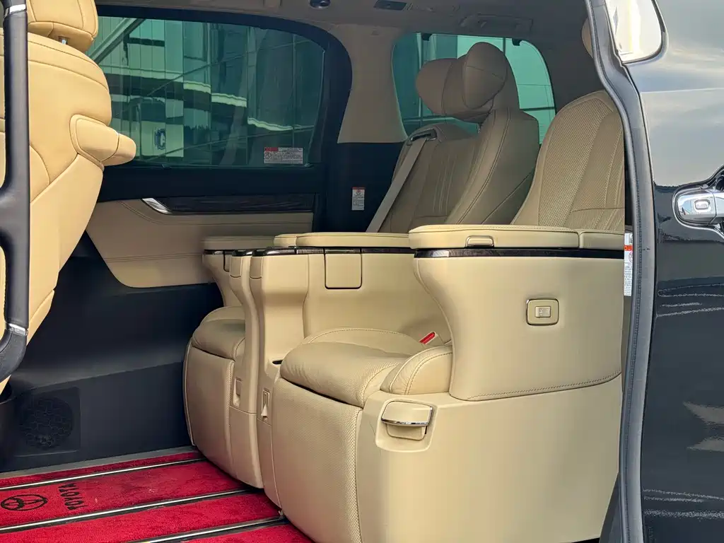 Toyota Alphard 2020 — фото 8
