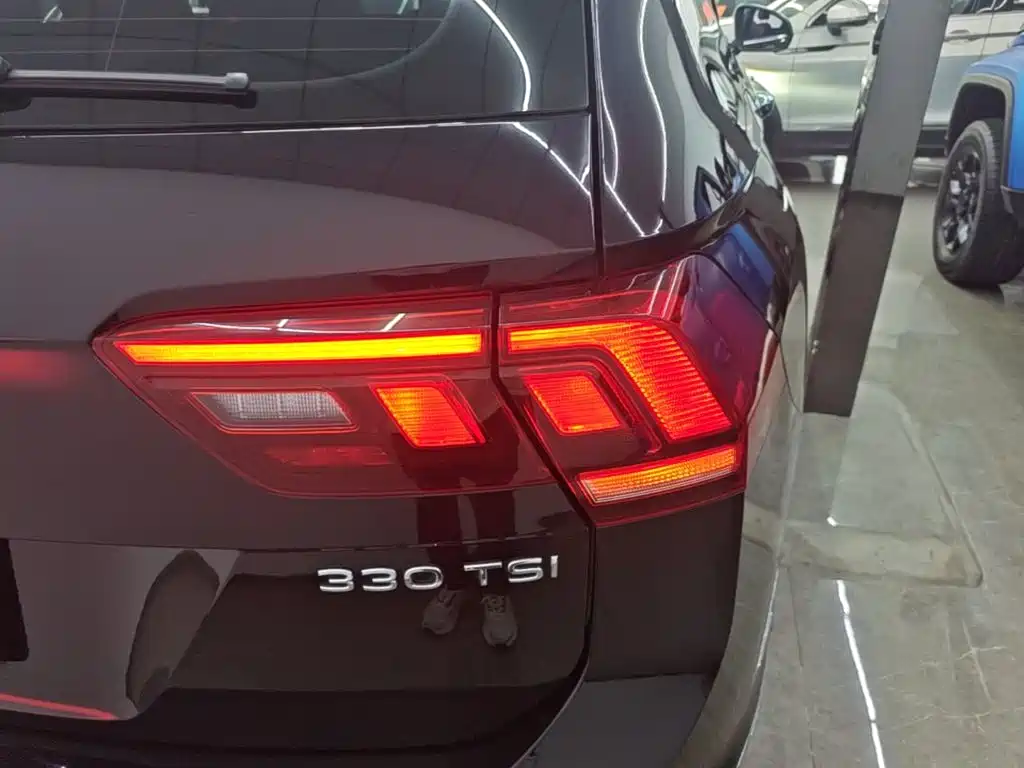 Volkswagen Tiguan L 2023 — фото 8