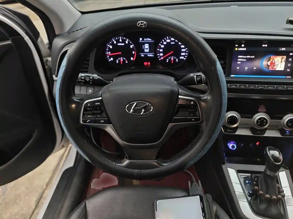 Hyundai Elantra 2020 — фото 11