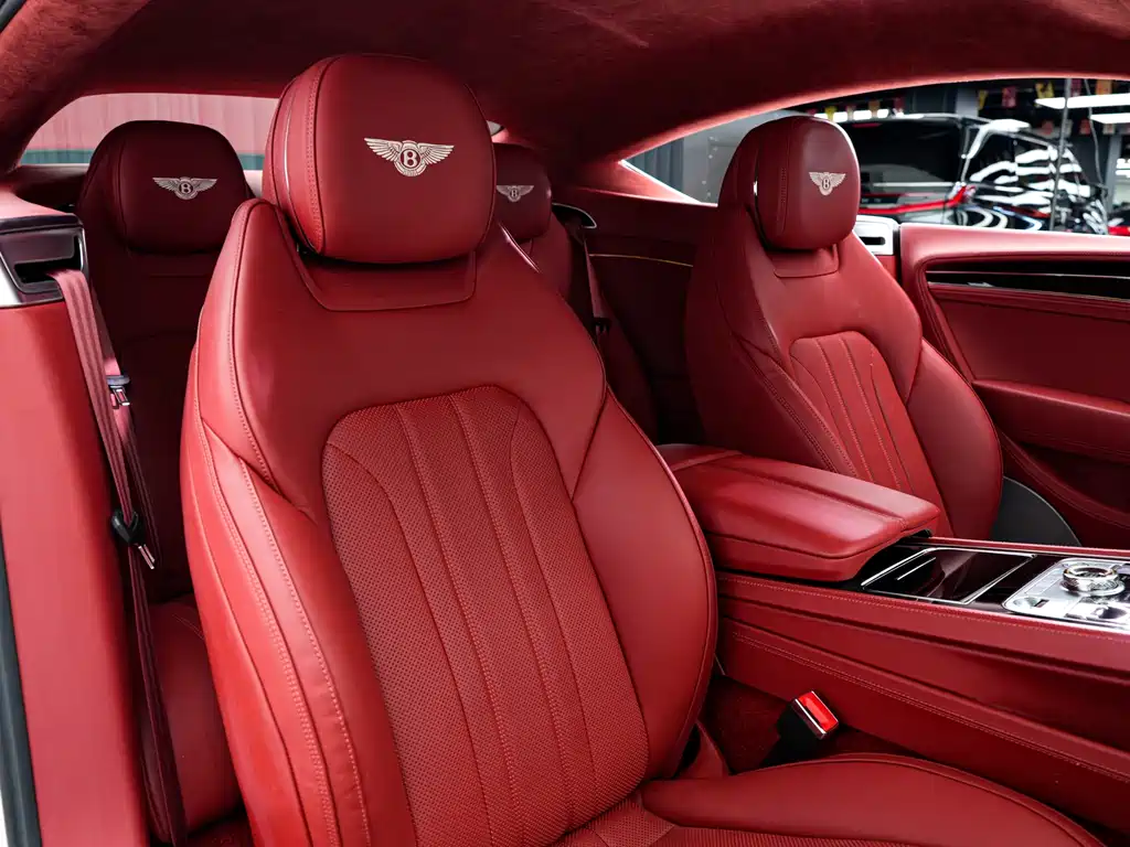 Bentley Continental 2021 — фото 16