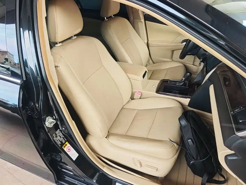 Toyota Camry 2017 — фото 25