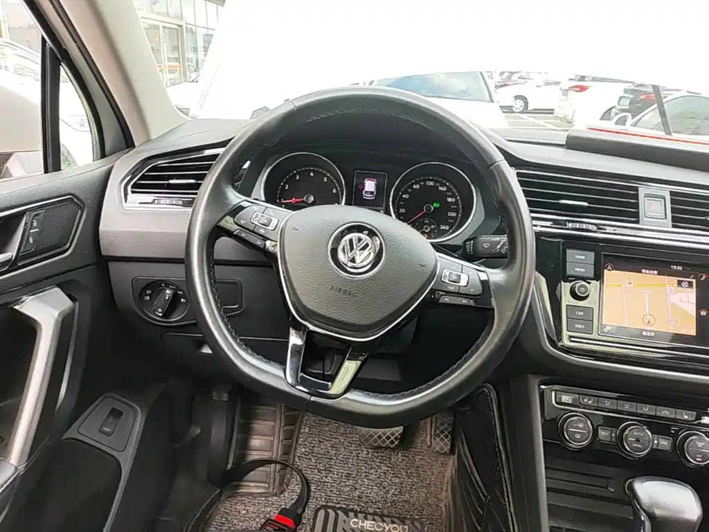 Volkswagen Tiguan L 2018 — фото 11