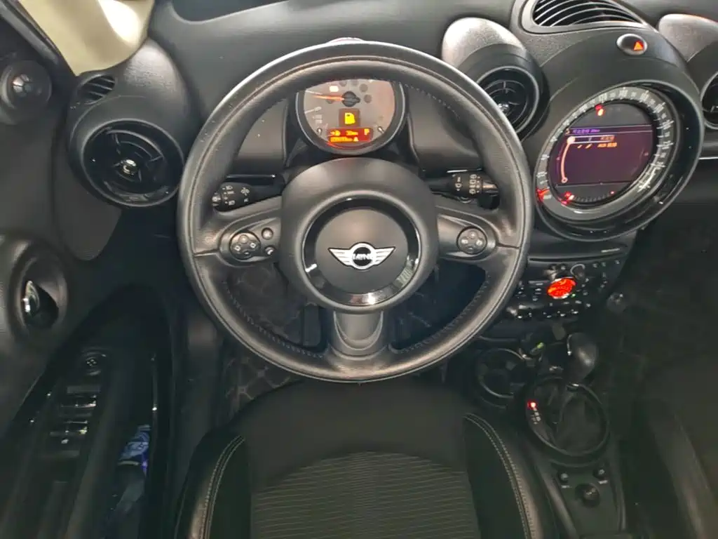 MINI Countryman 2015 — фото 17